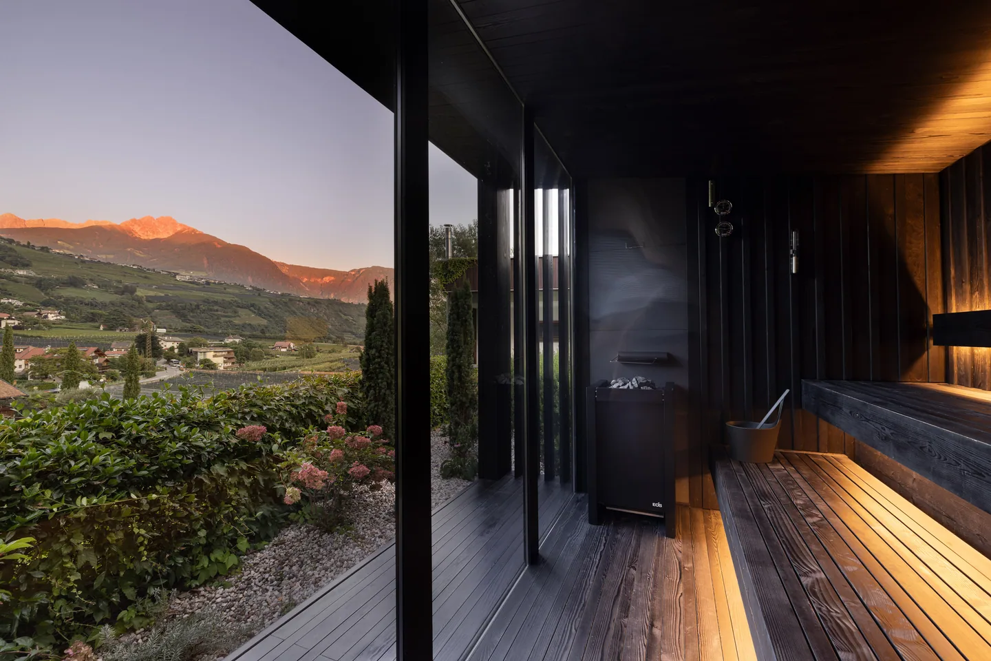 Sauna mit Blick über das Meraner Land